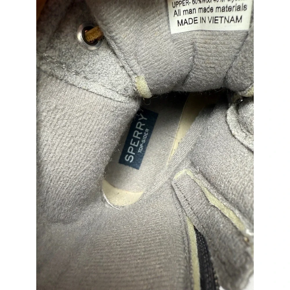 Sperry material upper